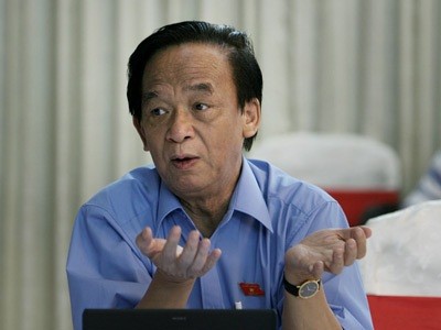 GS Nguyễn Lân Dũng cho rằng chính quyền địa phương đang bị "tê liệt"